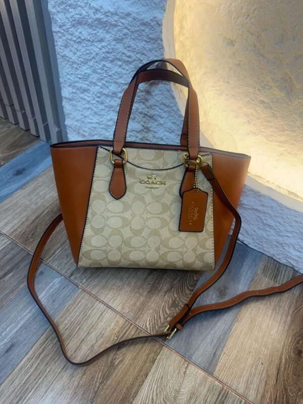 Bolso Coach Tipo Cartera con reata manos libre Greyka Accesorios moda