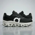 Tenis on cloud on running para hombre blanco-negro