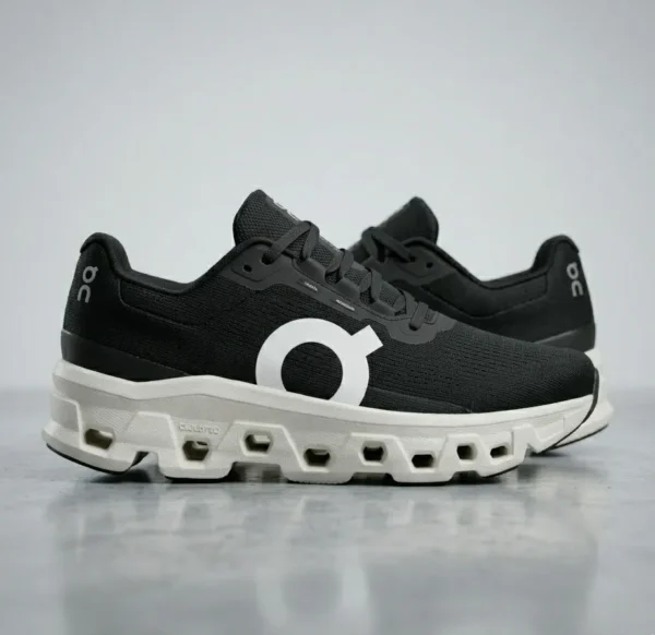 Tenis on cloud on running para hombre blanco-negro