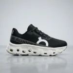 Tenis on cloud on running para hombre blanco-negro